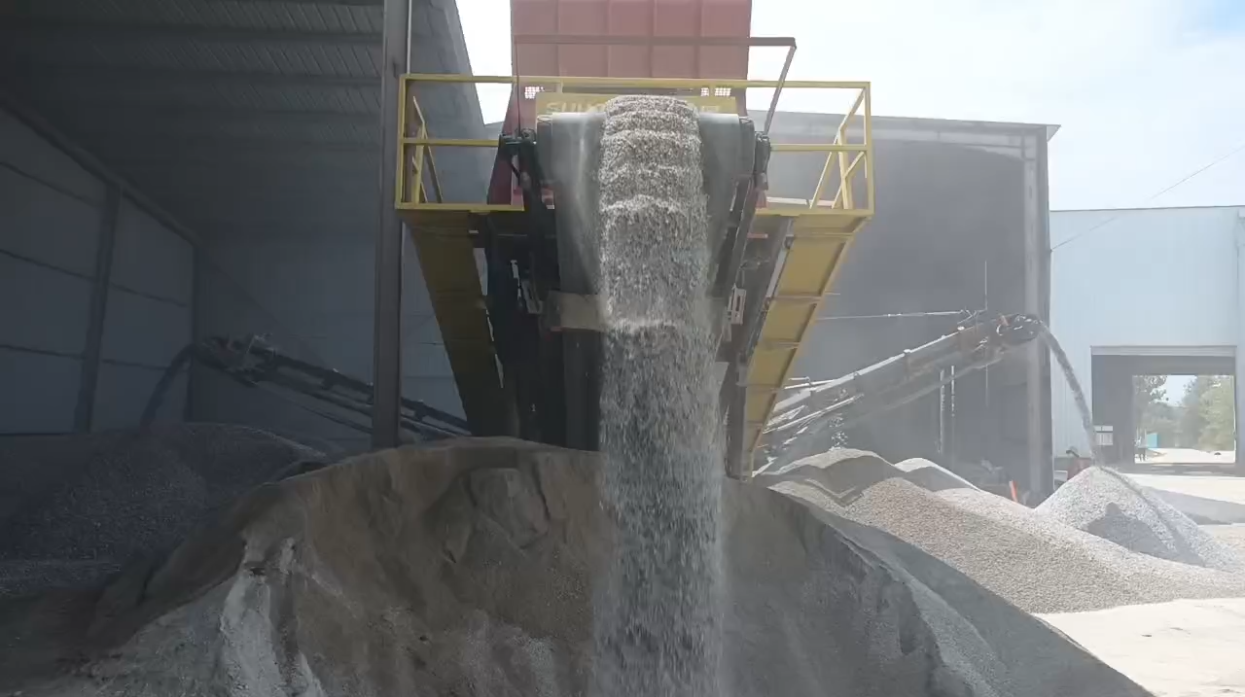Suhman 200TPH Crusher In the River Project
